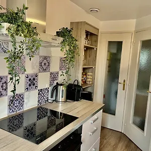 Apartment Le Petit , Jolie Maisonnette Terrasse Netflix Parking Prive Jeux De Societe